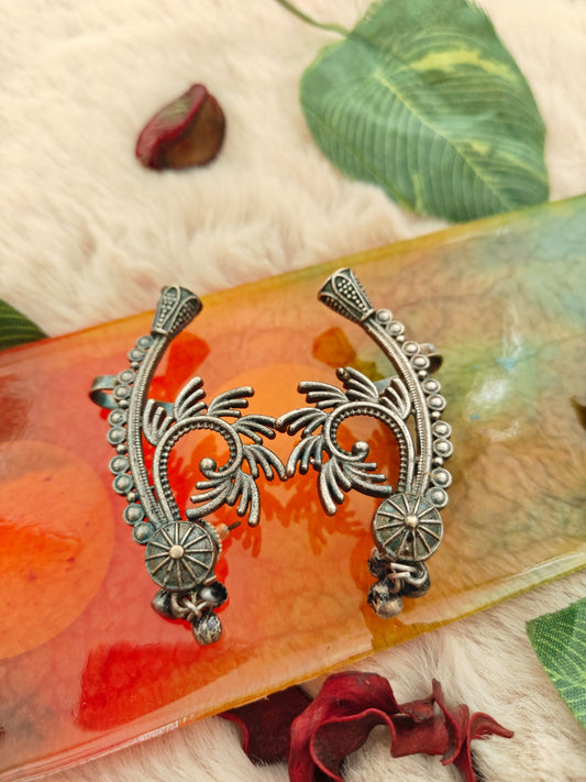 Meghdisha Earcuff