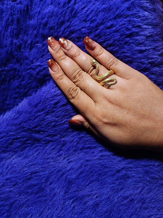 Slither Chic Ring
